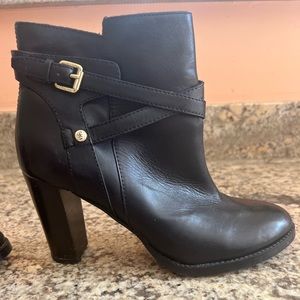 Ivanka Trump black shortie heeled boots size 71/2